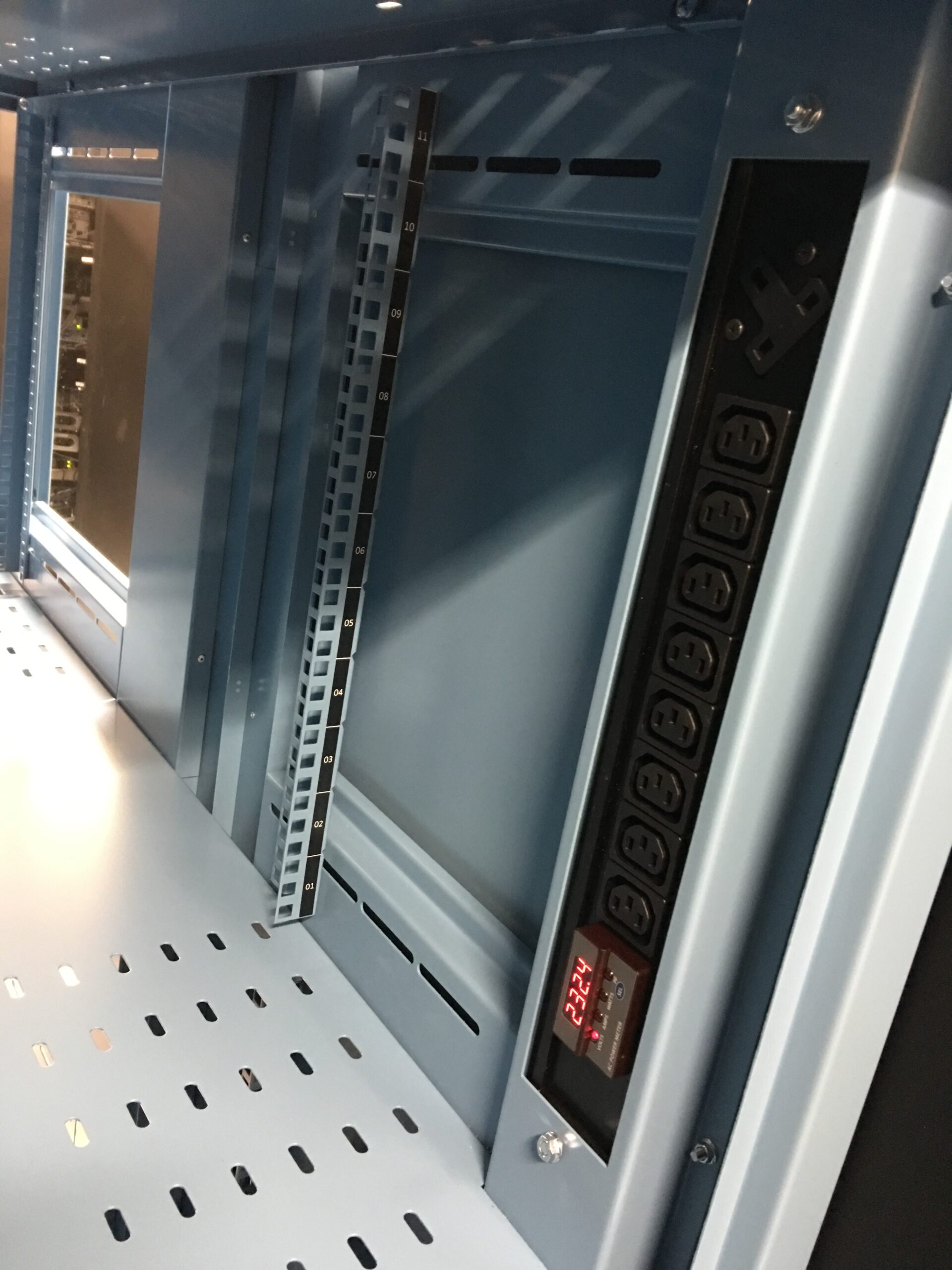 About Us - Office Solutions & Data Centre Consultants | Data Room Direct