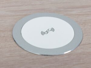 arc80-wireless-charger-desk-white