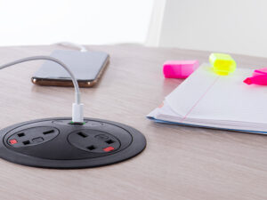 pandorarc-in-desk-wireless-charging-solution-web2