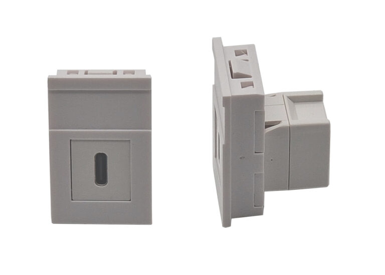 White – USB C White – USB C