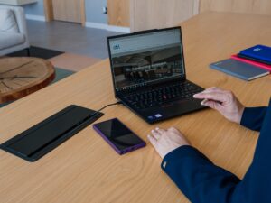 Flip-S in desk power