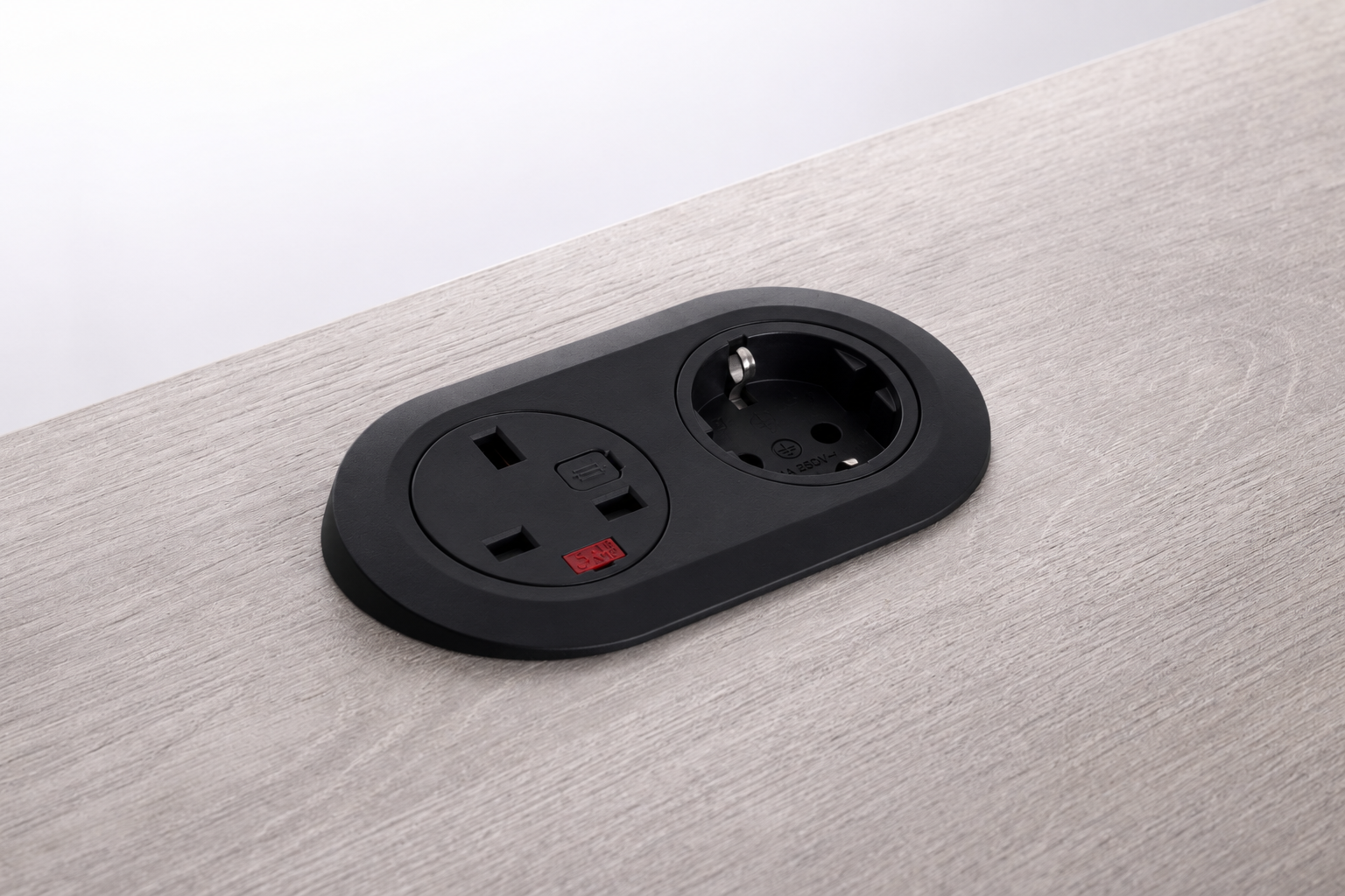 1 x UK 1 schuko PIP2 1 x UK 1 schuko PIP2